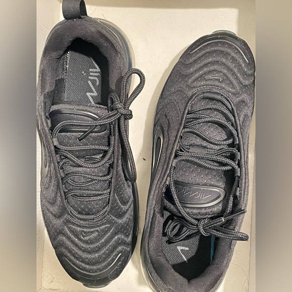 NIKE AIRMAX BLACK WORN- GREAT CONDITION - Picture 2 of 3